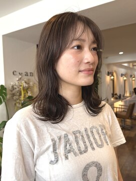シアン ヘア デザイン(cyan hair design) 【cyan】暗めアッシュベージュとレイヤースタイル