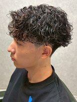 ディスイズバーバーフォース(THIS IS BARBER 4th)&nbsp;波巻きスパイラルパーマ 束感 ツーブロックマッシュ 黒髪ヘア