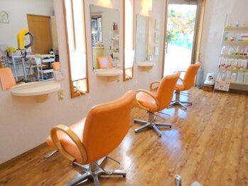 エンジェループ美容室の写真/【三原】柔らかな人柄のスタッフがお出迎え♪夫婦で営むアットホームサロン<エンジェループ美容室>