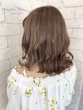 アジールヘア 所沢プロペ通り店(agir hair) アッシュベージュ【所沢、イルミナカラー、ブリーチ】