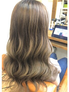 ヘアスタジオ ロメオ(hair studio Romeo) ハイライトミルクベージュ☆