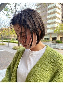 ウェウェ(wewe) レイヤーボブ　オリーブカラー