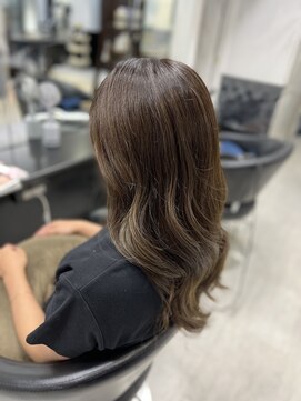 アイズ 本厚木(AIZU) ロングレイヤー+ナチュラルベージュ