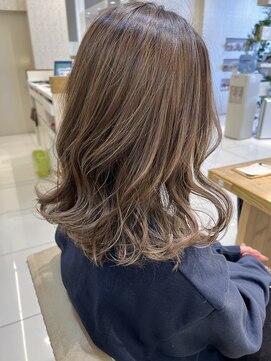 クレア本厚木(CREA) ［chii］ グレージュカラー