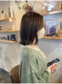 オリーブベージュ