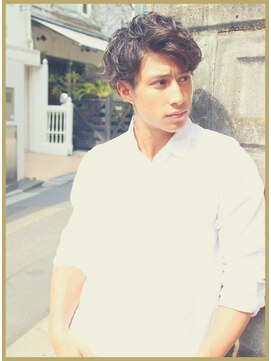 ジジバイワースホワイル(jiji by WORTH WHILE) ウルフマッシュパーマハイライト波巻きスペインカールショート