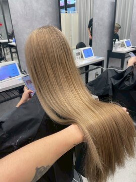 ラックスビールーチェ 沖縄那覇イオンモール店(LUXBE LUCE) 透け感アッシュベージュ