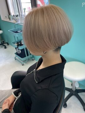 ユー イケブクロ(u Ikebukuro) ツーブロック/メンズカット/マッシュボブ/ミルクティーベージュ