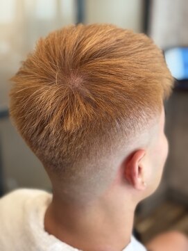 キタセンジュバーバー バイ ティーズ(KITASENJU BARBER by T's) ショートスタイルオンカラー