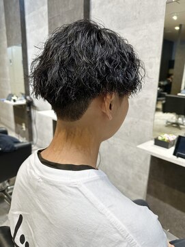 アミ(Ammi) ◆メンズヘア/マッシュ/センターパート/ウルフ/ツーブロック