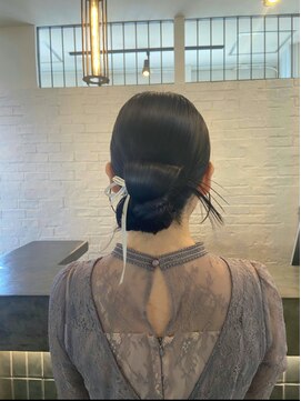 ロンド(RONND) 一癖タイトシニヨン