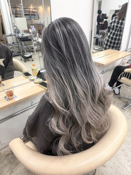 ファンド 千葉(fand) バレイヤージュ/ホワイトベージュ/ミディアムレイヤーカット