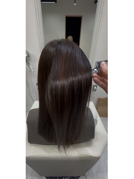 レディオ ザ イシン(LeDio the ISIN) 髪質改善/白髪染め/白髪ぼかし/縮毛正/ヘッドスパ 【星川】