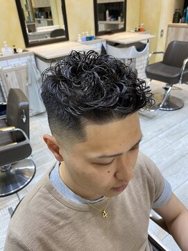 グルーマーズトウキョウ(GROOMER/S TOKYO) フェードカット　スパイラル　アップバング【GROOMER/S TOKYO】