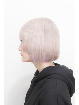 オブヘアーギンザ(Of HAIR GINZA) ホワイトカラー×ラインボブ
