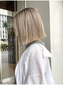 切りっぱなしボブ/ハイトーンベージュ