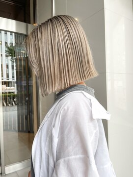 キオク(KIOX) 切りっぱなしボブ/ハイトーンベージュ