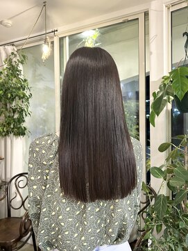 ネッコ(necco) ぱつっと切りっぱなしロング