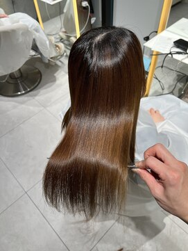 ロンドメリア 天神大名店(Lond Melia) ★グレージュカラー斜めバングデザインカラーシルキー ベージュ