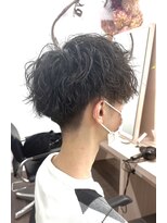 サロンドジョー(salon de joe)&nbsp;ツイストスパイラルパーマメンズマッシュ刈り上げ　奥東巧真