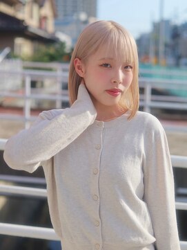 ベレッタ 楠葉店(veretta.) 抜きっぱなしブリーチ/顎下切りっぱなしボブ/ハイトーンカラー