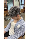 無造作ホワイトシルバーアッシュバレイヤージュショート
