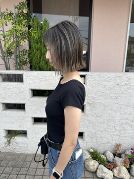 ウニレ バイ センス(unire by sense) 根本が伸びても気にならないバレイヤージュカラーが人気