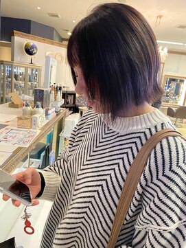 コワファースト 大分(COIFF1RST) 切りっぱなしボブ/外ハネ/パープル/ブリーチなし