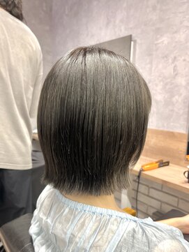 モク(mok) ちょいレイヤー毛先がくびれるボブ