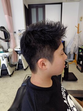 カオル(KAORU) 中学生スパイキーショート