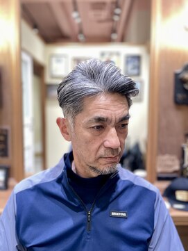フォーコーナーズ(Four Corners) 大人スキンフェードツーブロック刈り上げマンバン30代40代