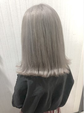 ミー 新宿(MII) 明るめグレー/ダブルカラー/髪質改善/新宿/MII/ミイ