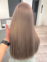 ロウル 池袋(LOWRL) 黄色味が出ずらいハイトーン♪ "ミルクティーグレージュ"