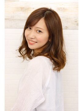 ジラフ(giraffe) giraffe【太智花 悠介】リラックスカール大人かわいいセミディ.