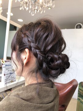 アルル 銀座(alulu) 波編み込みウェーブアップスタイル