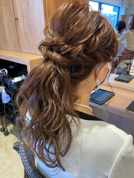 ネオリーブニコ 大井町店(Neolive Nico) 【neolive nico 大井町店】　ローポニーテール　　お呼ばれヘア