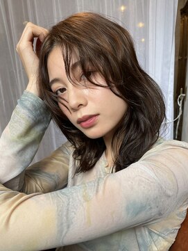 レティ(lety) ミディアム×ウェーブパーマ　こなれ感が出る大人の人気ヘア