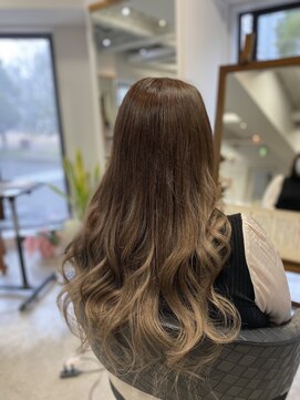 フツーロ 栄(FUTURO) グラデーションスタイル