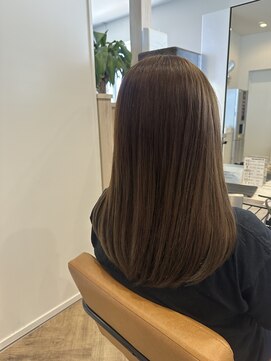 プラス ファースト ヘア(Plus 1st) ワンレンロング