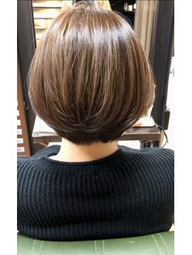 アバーブ ザ ビューティー アイランド(Above the beauty island -oizumi gakuen-) ボブ×ハイライト