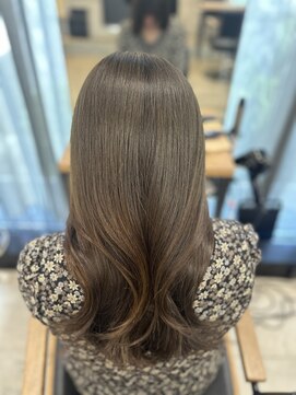 アリュウル 表参道(ALLURE) 透明感たっぷりオリーブグレージュ◎矢口