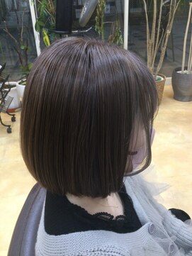 ヒラトヤ 肴町店 小顔ボブココアブラウン艶カラー襟足スッキリ大人可愛い前下がり