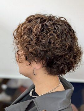 ナンバーエイト(number eight) 20代30代メンズカットメンズ髪型スパイラルパーマ・韓国風