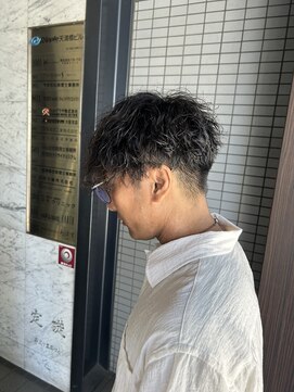 アース 天満橋店(HAIR & MAKE EARTH) 20代30代◎メンズツイストスパイラルパーマ×センターパート