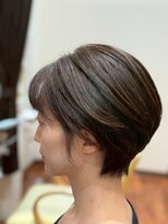 美容室ヒラトヤ 都南店&nbsp;大人かわいい耳掛けひし形束感奥行きショート美シルエット50代