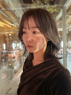 ウエストリー(WESTORY) くびれミディアム/暗髪グレージュ/顔周りレイヤー/30代