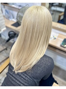 ラウラアンドロー(LAURA&RO) ダブルカラー/ケアブリーチ/インナーカラー/ベージュ【塚口】