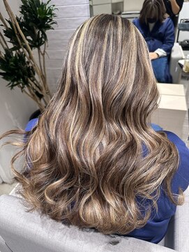 ステア ケース(stair case) ハイライト　地毛残し　妊婦さんにオススメです！