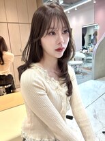 グロー 大宮(GLROW)&nbsp;ハッシュカット　シアーベージュ　顔まわりカット