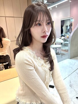グロー 大宮(GLROW) ハッシュカット　シアーベージュ　顔まわりカット